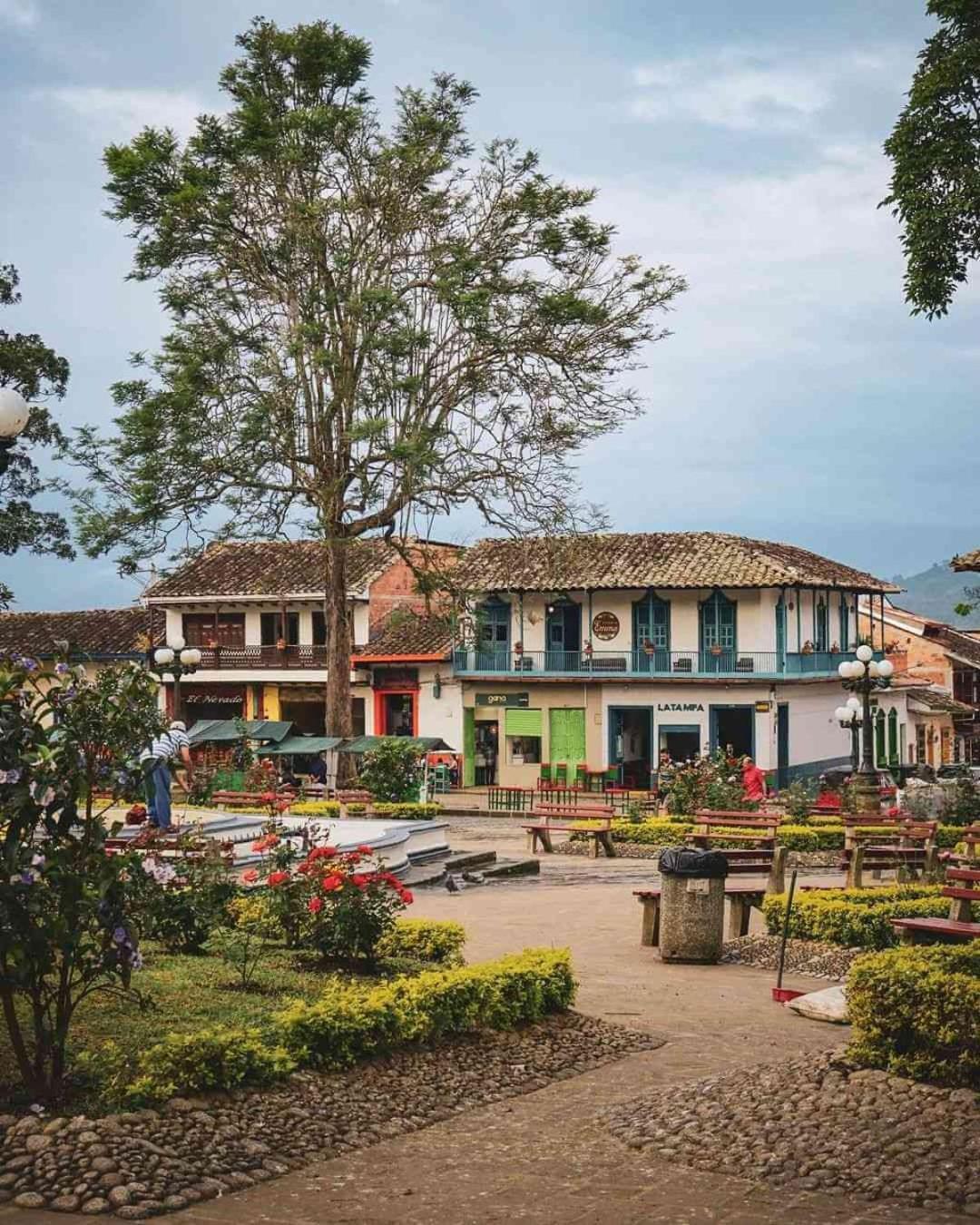 Hostal Y Cabanas Los Juanes Jardin Exterior photo